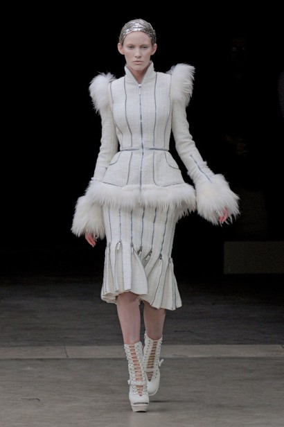 desfiles-mcqueen-parisinverno2011rtw-135