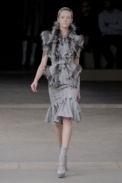 desfiles-mcqueen-parisinverno2011rtw-137