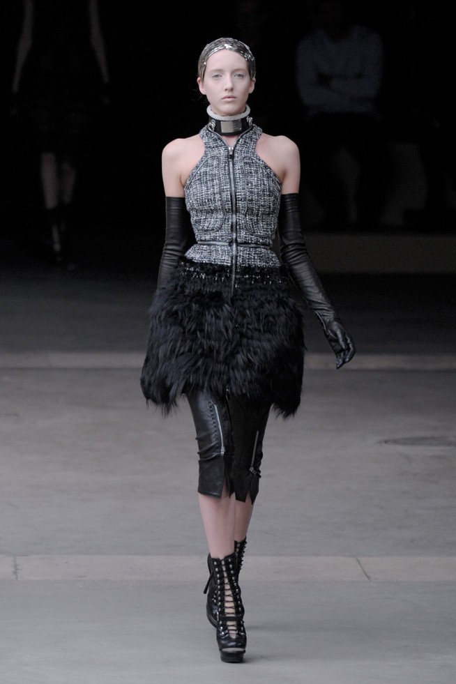 desfiles-mcqueen-parisinverno2011rtw-140