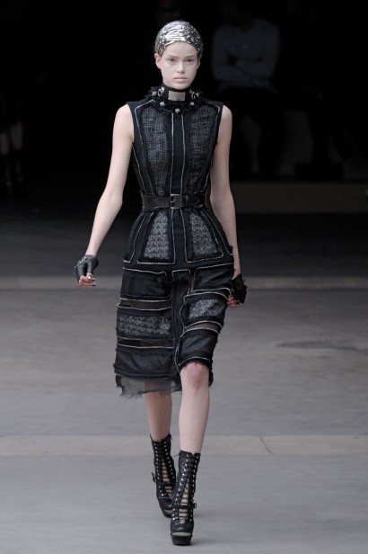 desfiles-mcqueen-parisinverno2011rtw-141