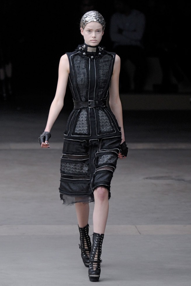 desfiles-mcqueen-parisinverno2011rtw-141