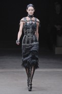 desfiles-mcqueen-parisinverno2011rtw-143