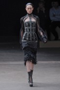 desfiles-mcqueen-parisinverno2011rtw-144