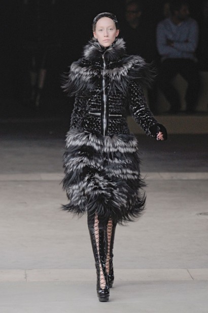 desfiles-mcqueen-parisinverno2011rtw-145