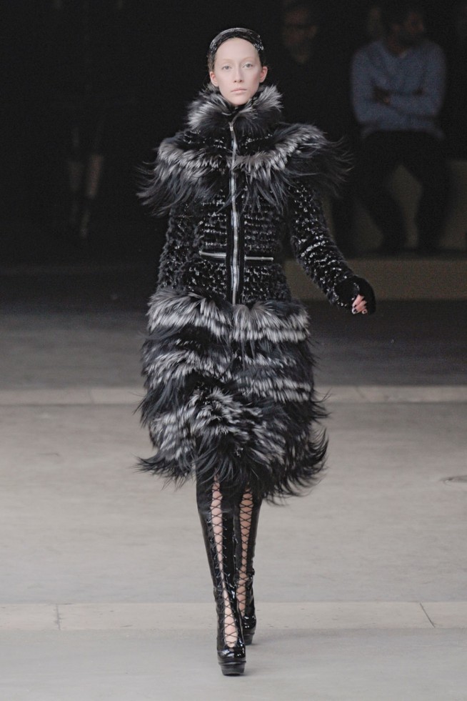 desfiles-mcqueen-parisinverno2011rtw-145