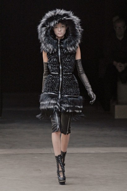 desfiles-mcqueen-parisinverno2011rtw-146