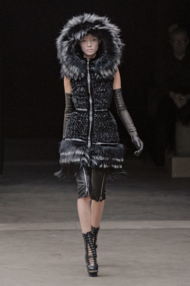 desfiles-mcqueen-parisinverno2011rtw-146