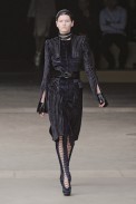 desfiles-mcqueen-parisinverno2011rtw-148