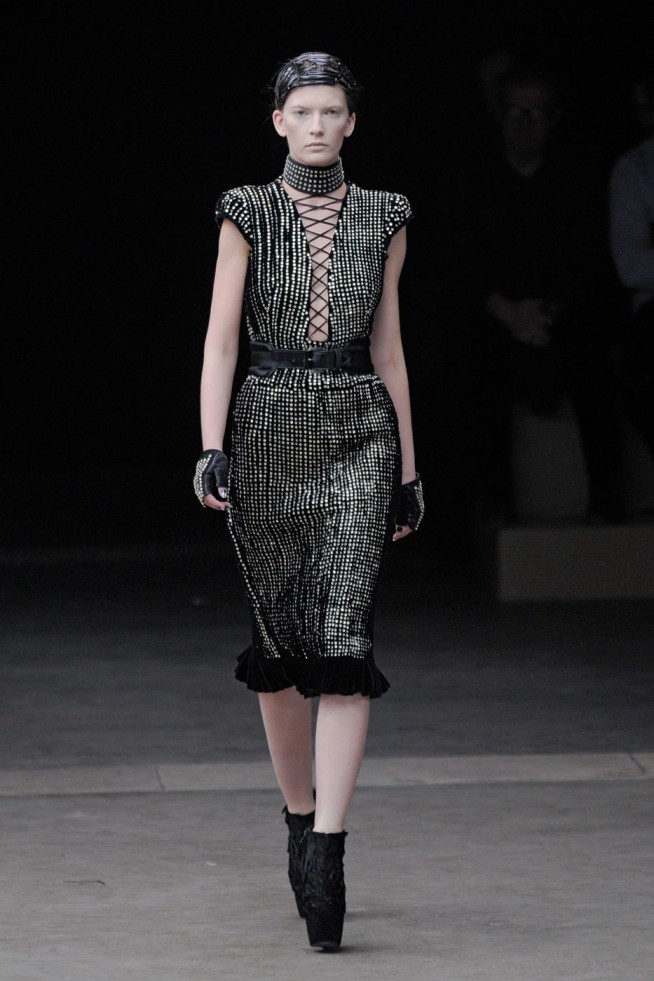 desfiles-mcqueen-parisinverno2011rtw-151