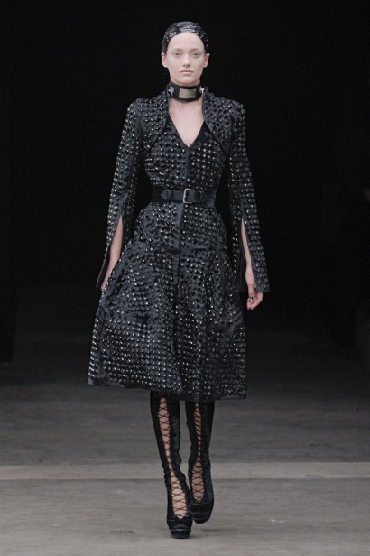 desfiles-mcqueen-parisinverno2011rtw-153