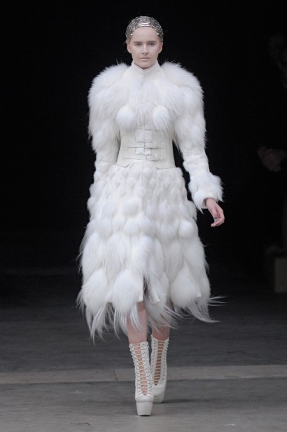 desfiles-mcqueen-parisinverno2011rtw-155