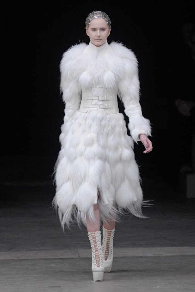 desfiles-mcqueen-parisinverno2011rtw-155