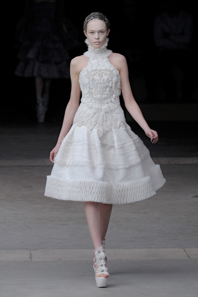 desfiles-mcqueen-parisinverno2011rtw-157