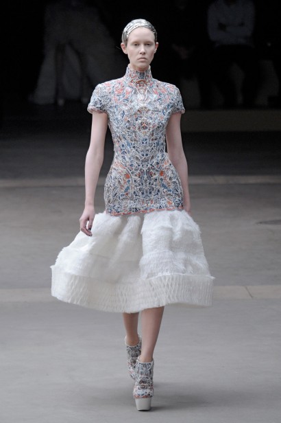 desfiles-mcqueen-parisinverno2011rtw-159
