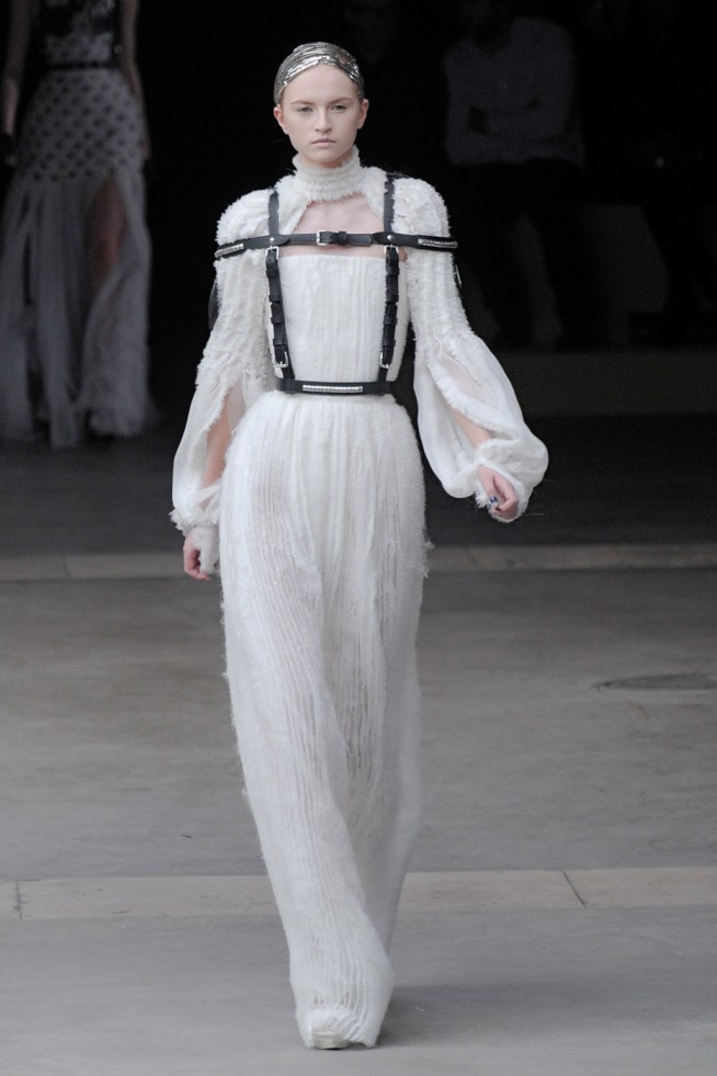 desfiles-mcqueen-parisinverno2011rtw-162