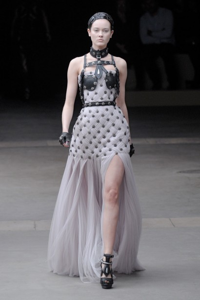 desfiles-mcqueen-parisinverno2011rtw-163