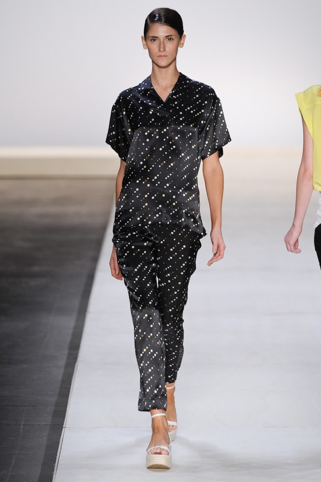 desfile-andreamarques-fashionrioverao2012-102