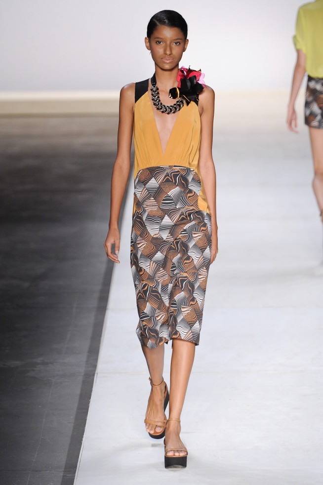 desfile-andreamarques-fashionrioverao2012-105