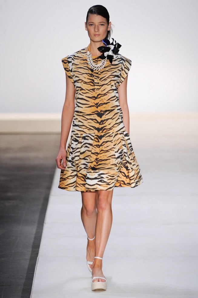 desfile-andreamarques-fashionrioverao2012-115