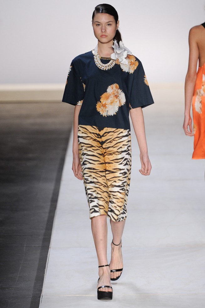 desfile-andreamarques-fashionrioverao2012-117