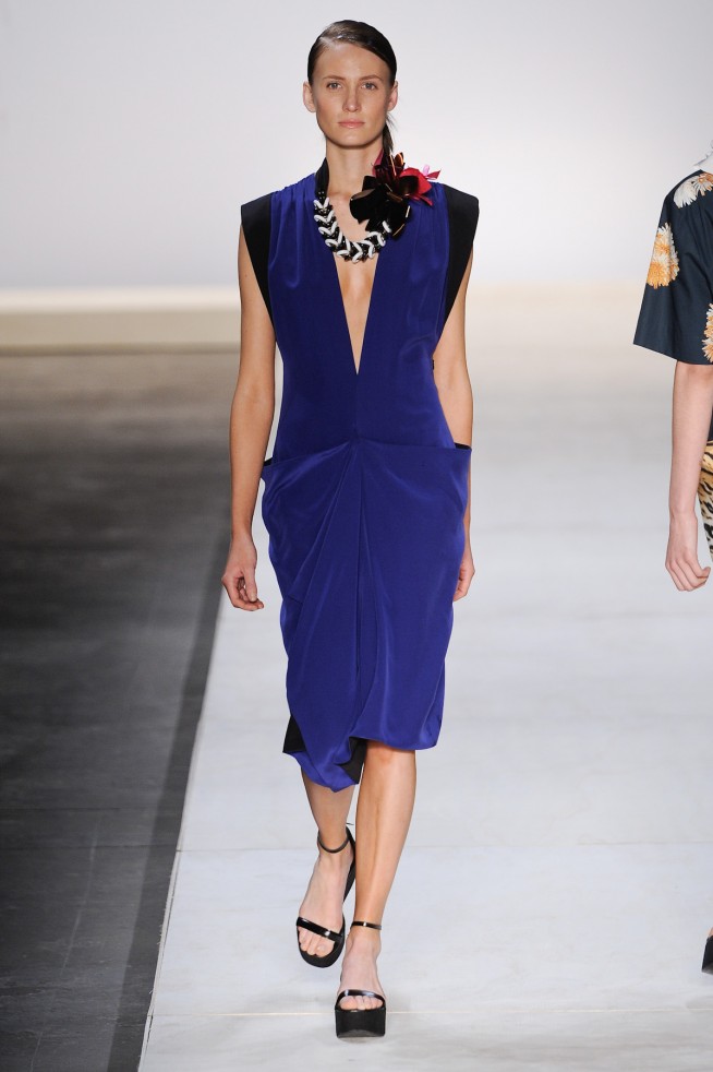 desfile-andreamarques-fashionrioverao2012-118