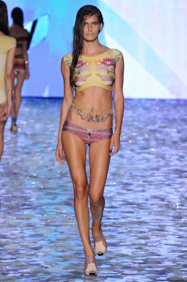 desfile-triya-fashionrioverao2012-106