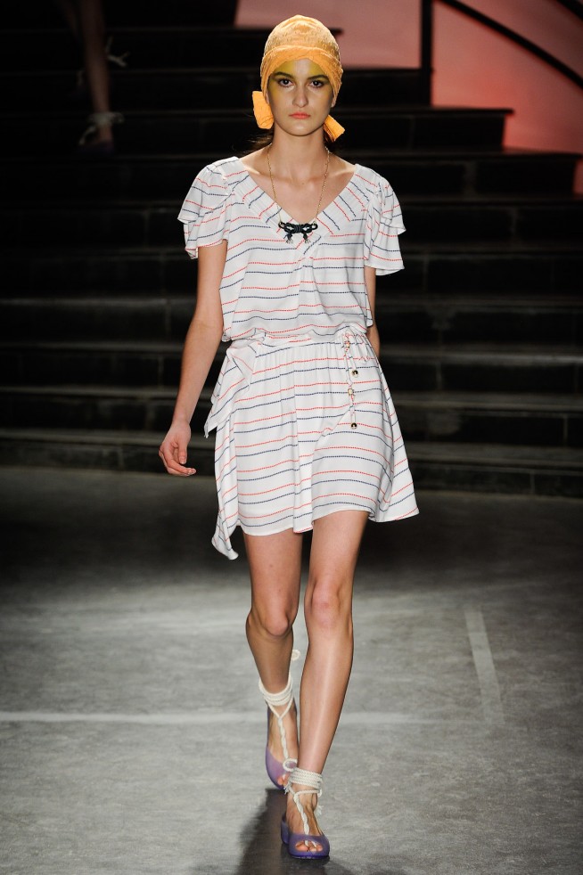 desfile-karinfeller-casadecriadoresverao2012-103