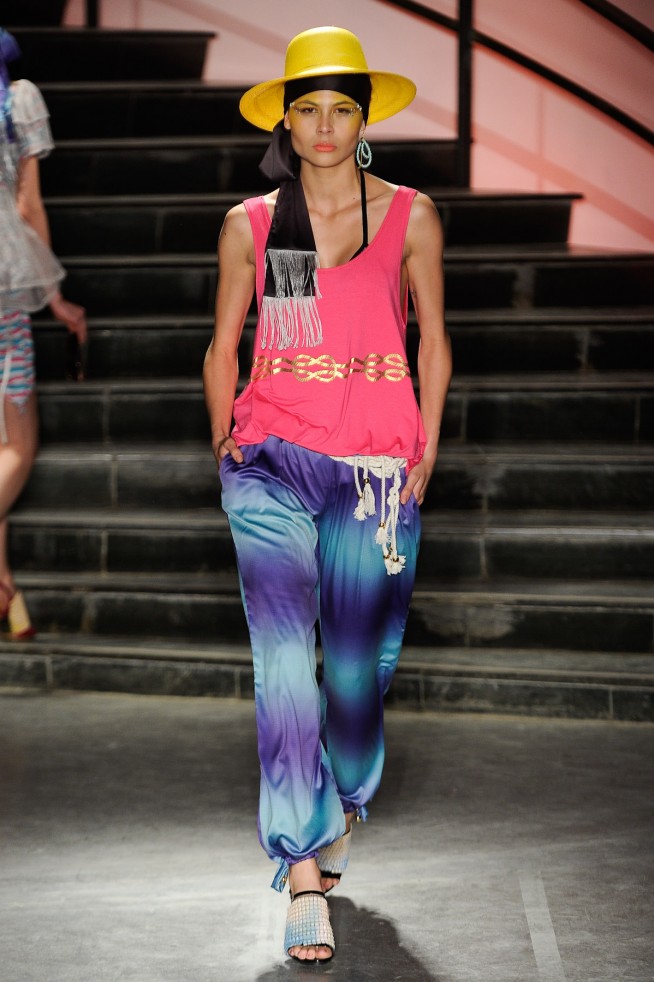 desfile-karinfeller-casadecriadoresverao2012-108