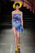 desfile-karinfeller-casadecriadoresverao2012-110