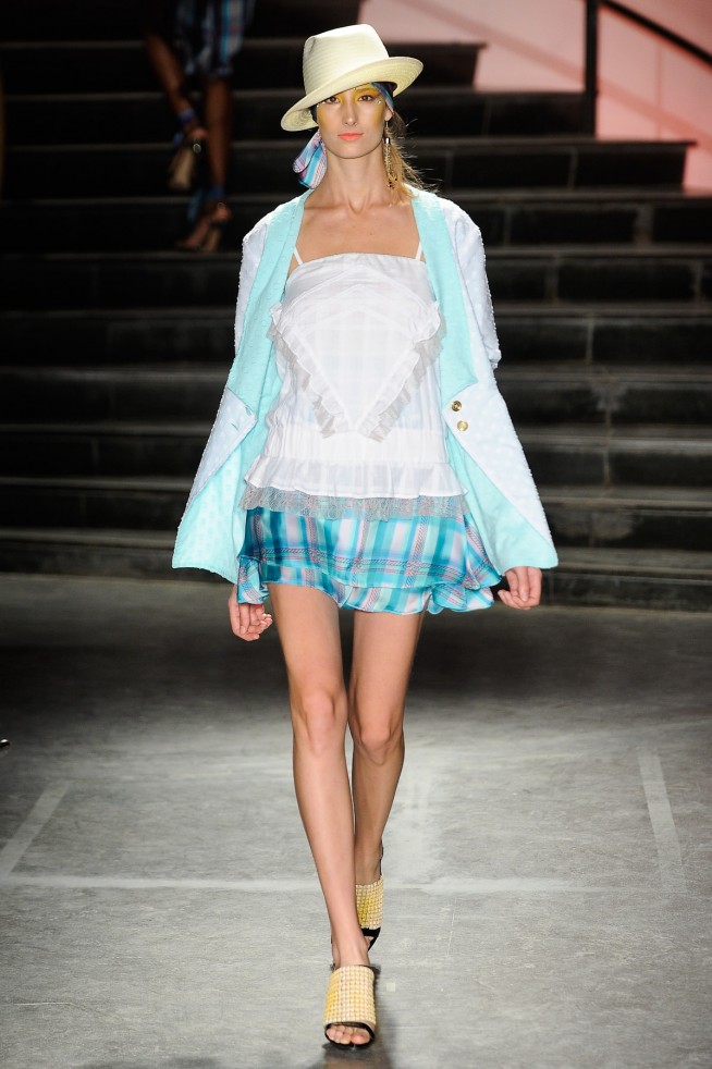 desfile-karinfeller-casadecriadoresverao2012-115