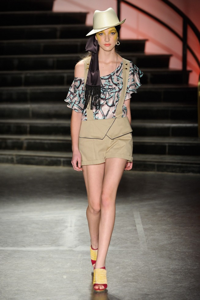 desfile-karinfeller-casadecriadoresverao2012-117