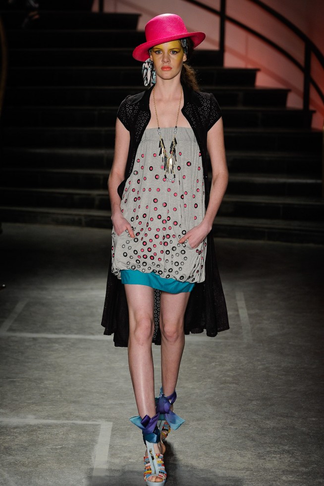 desfile-karinfeller-casadecriadoresverao2012-122