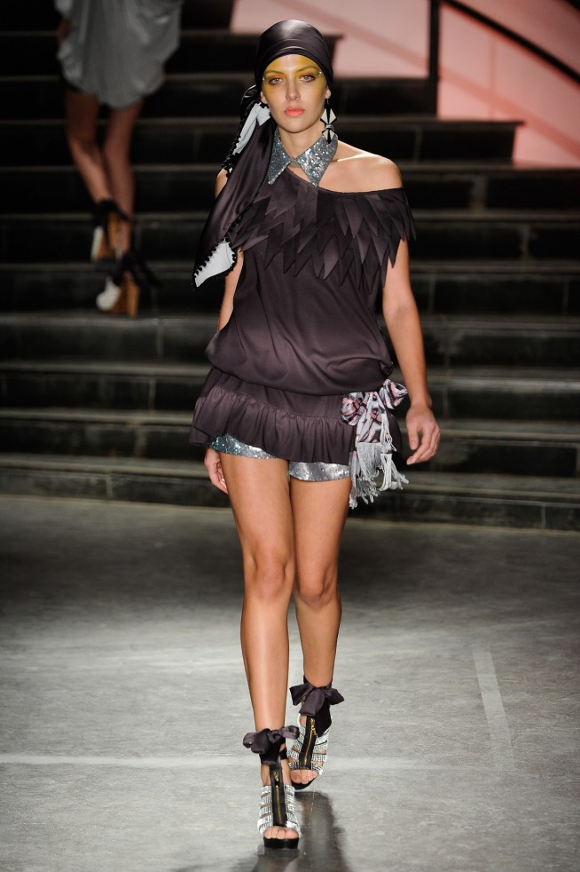 desfile-karinfeller-casadecriadoresverao2012-125