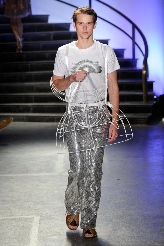 desfile-walerioaraujo-casadecriadoresverao2012-115
