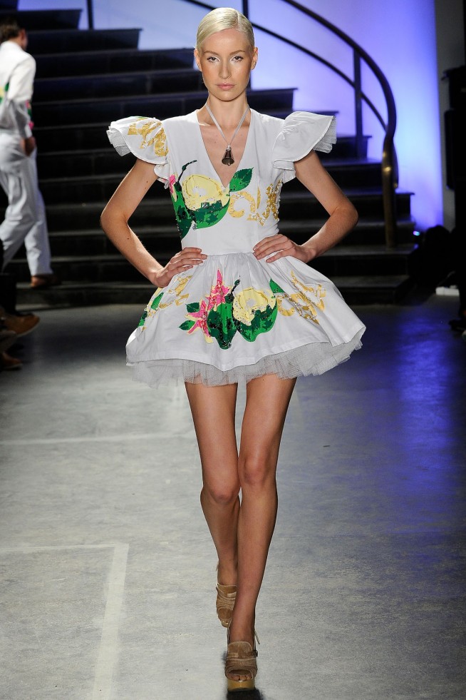 desfile-walerioaraujo-casadecriadoresverao2012-123