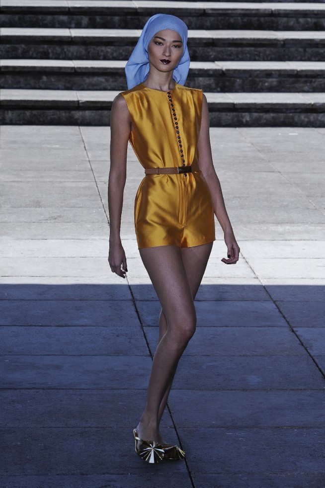 desfile-neon-spfwverao2012-01
