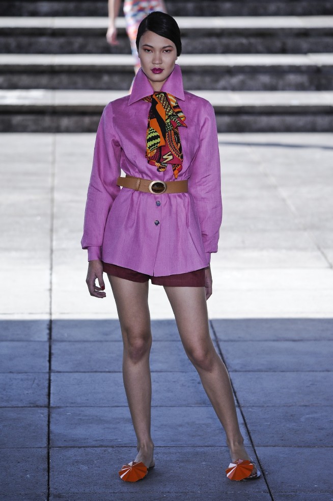 desfile-neon-spfwverao2012-17