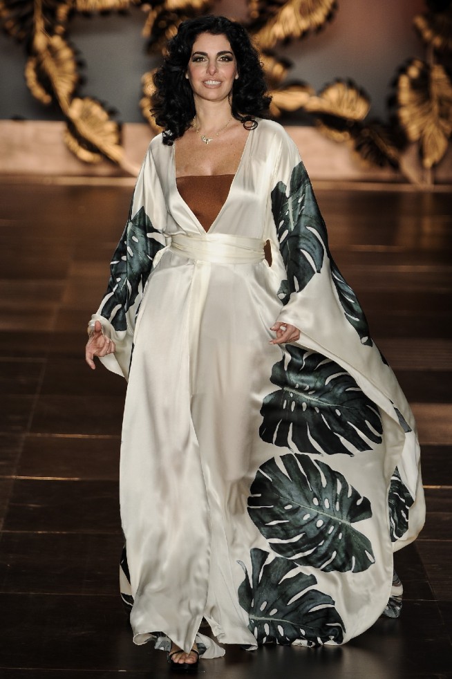 desfile-adrianadegreas-spfwverao2012-01