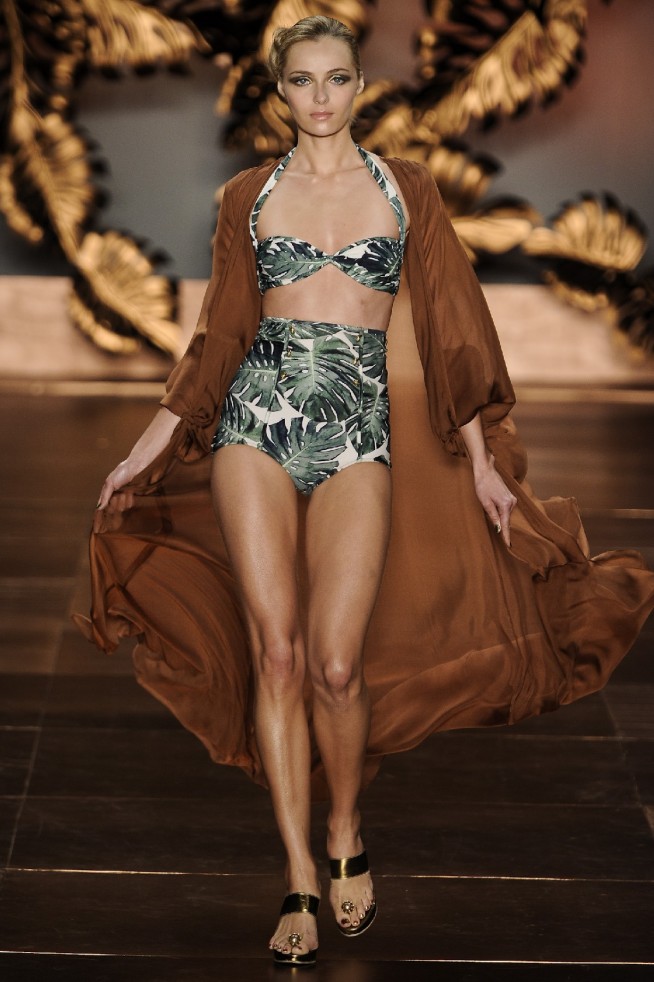 desfile-adrianadegreas-spfwverao2012-03