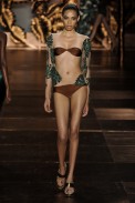desfile-adrianadegreas-spfwverao2012-11