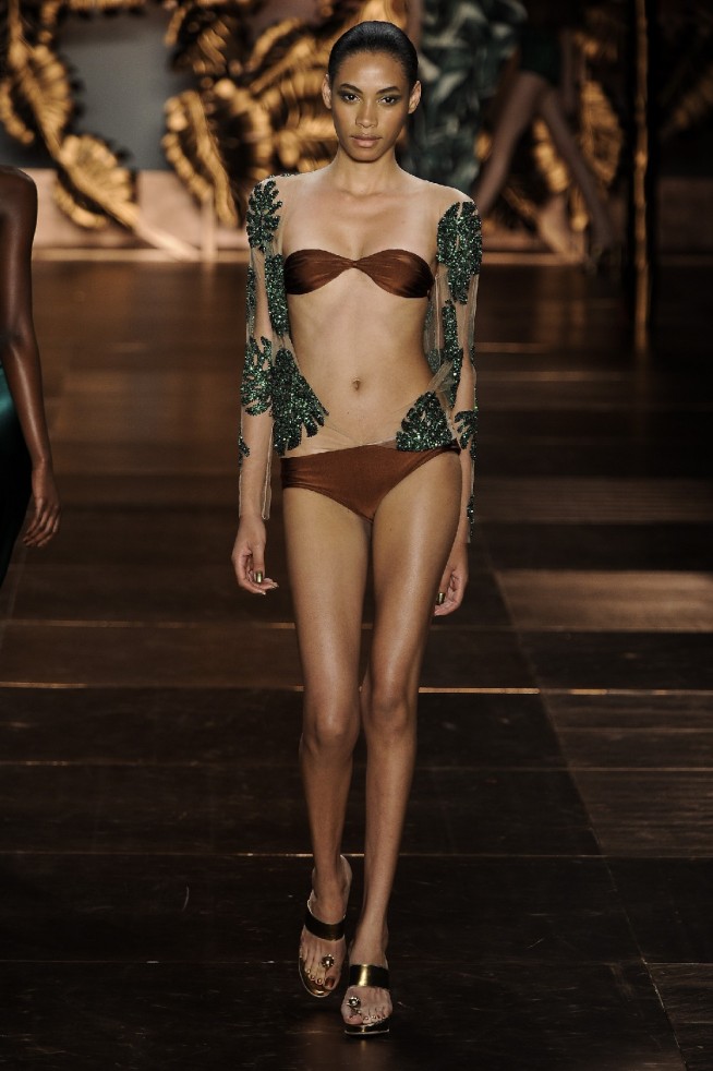 desfile-adrianadegreas-spfwverao2012-11
