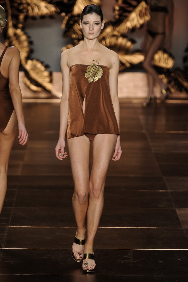 desfile-adrianadegreas-spfwverao2012-17