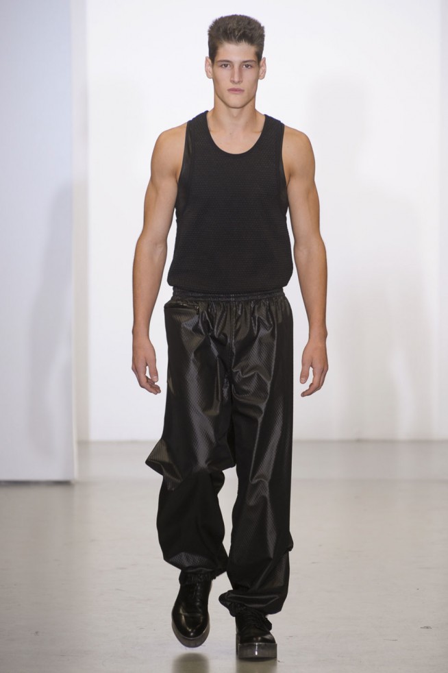 desfile-calviklein-milao-men-verao2012-111