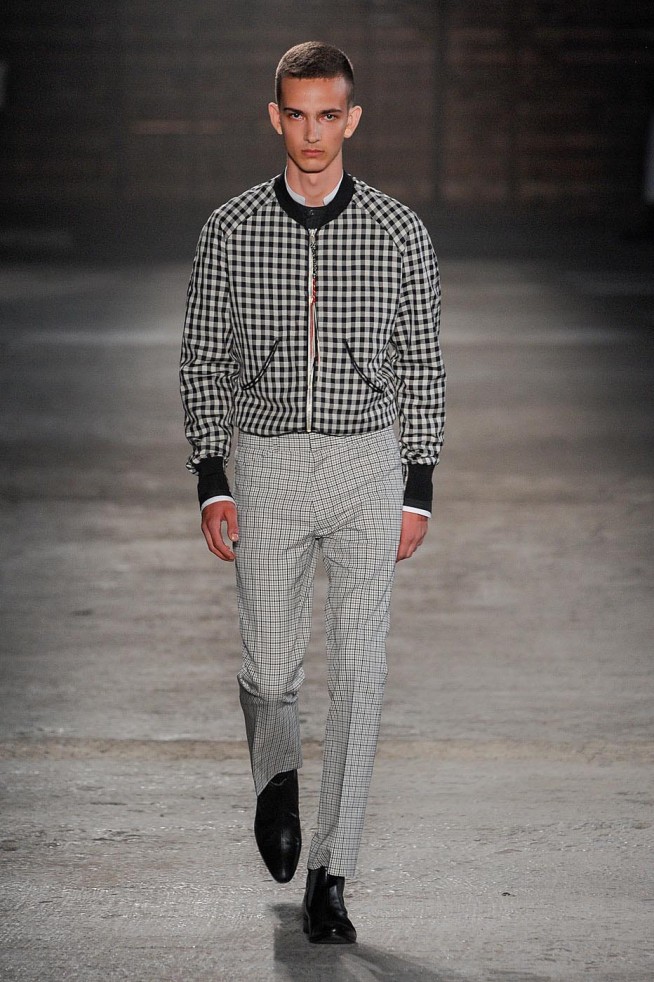 desfile-mcqueen-milao-men-verao2012-101