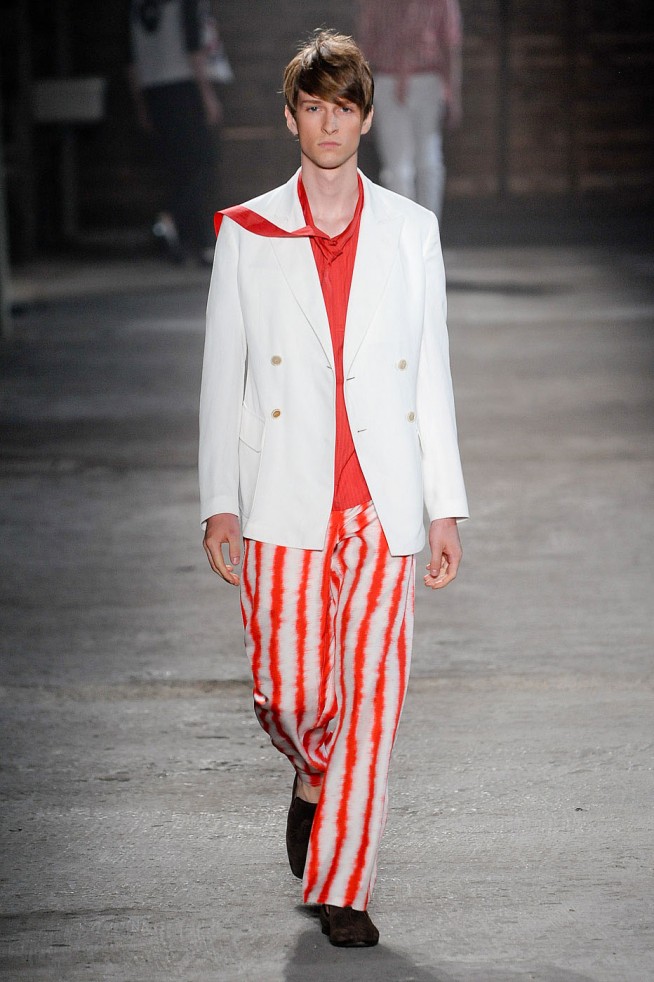 desfile-mcqueen-milao-men-verao2012-108