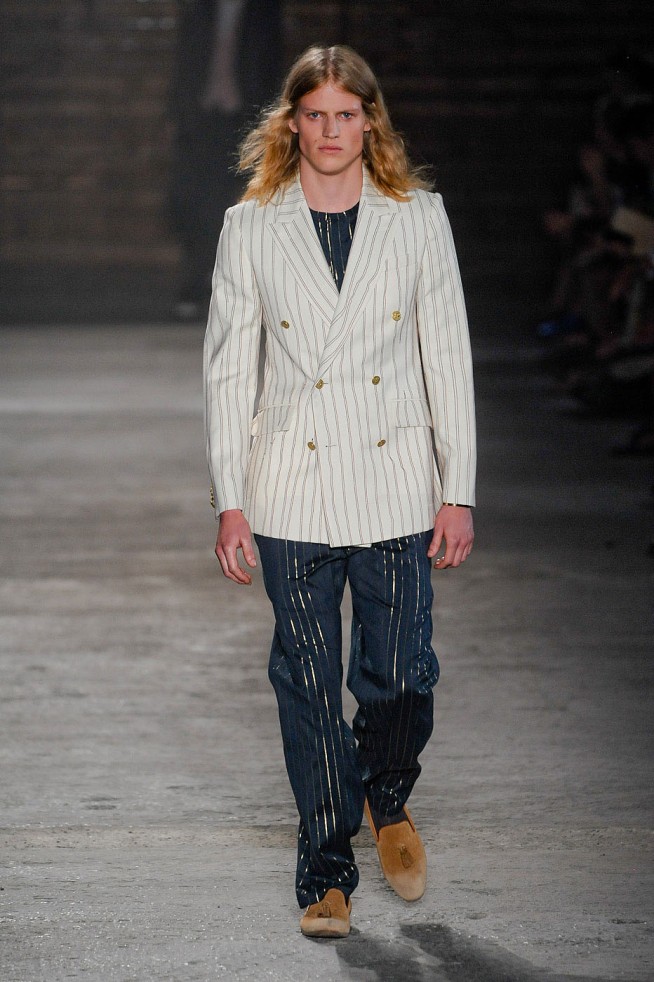 desfile-mcqueen-milao-men-verao2012-114