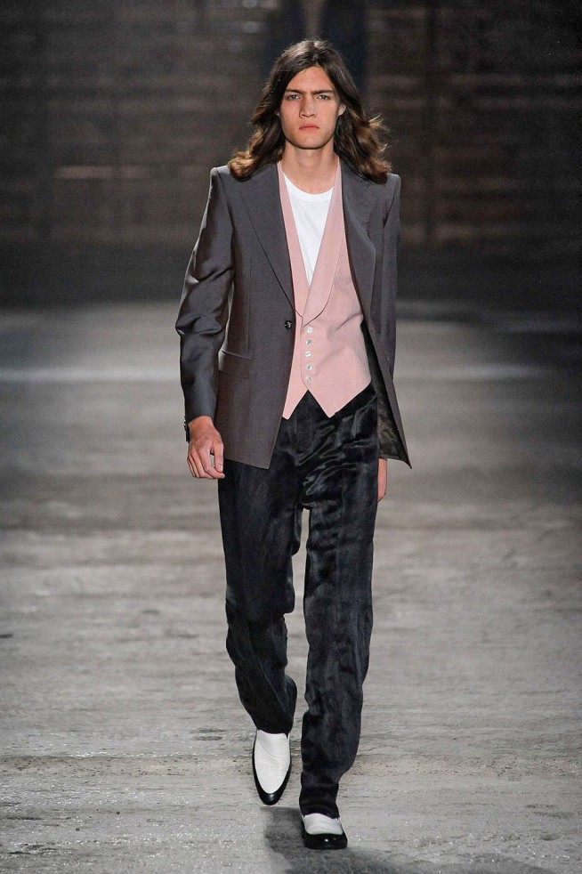desfile-mcqueen-milao-men-verao2012-115