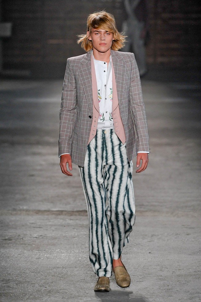 desfile-mcqueen-milao-men-verao2012-117