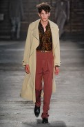 desfile-mcqueen-milao-men-verao2012-119