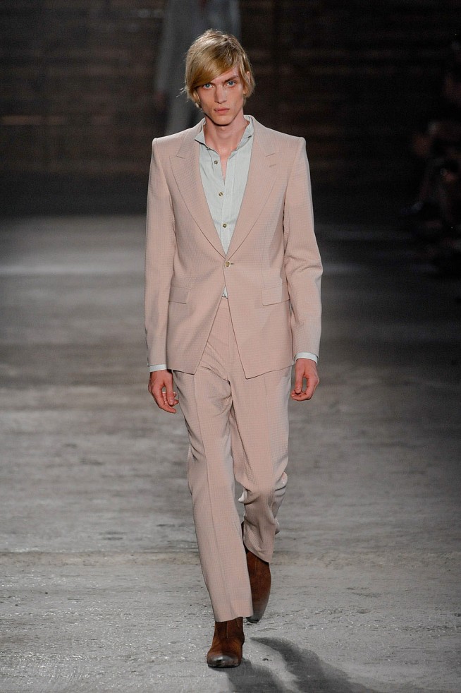 desfile-mcqueen-milao-men-verao2012-121